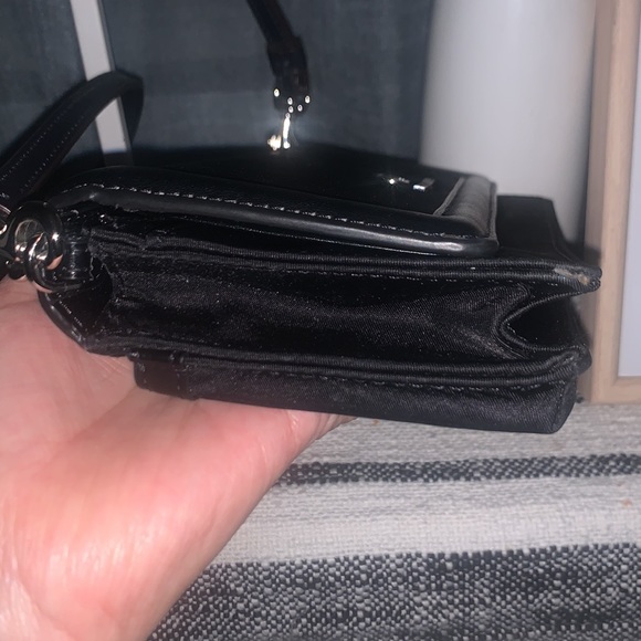 Michael Kors Jet Set Charm Phone Crossbody Bag - Picture 8 of 11